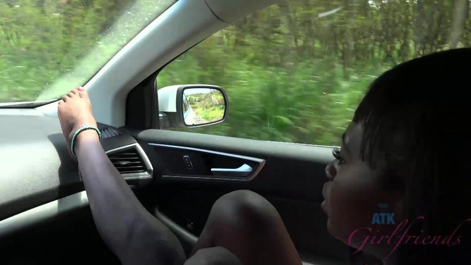 Noemie Bilas - Noemi se vuelve salvaje en público contigo