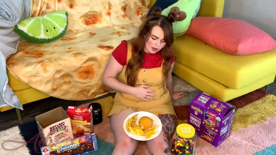 Adora bell - Winnie the Pooh Grows and Gets Stuck - Femdom pov