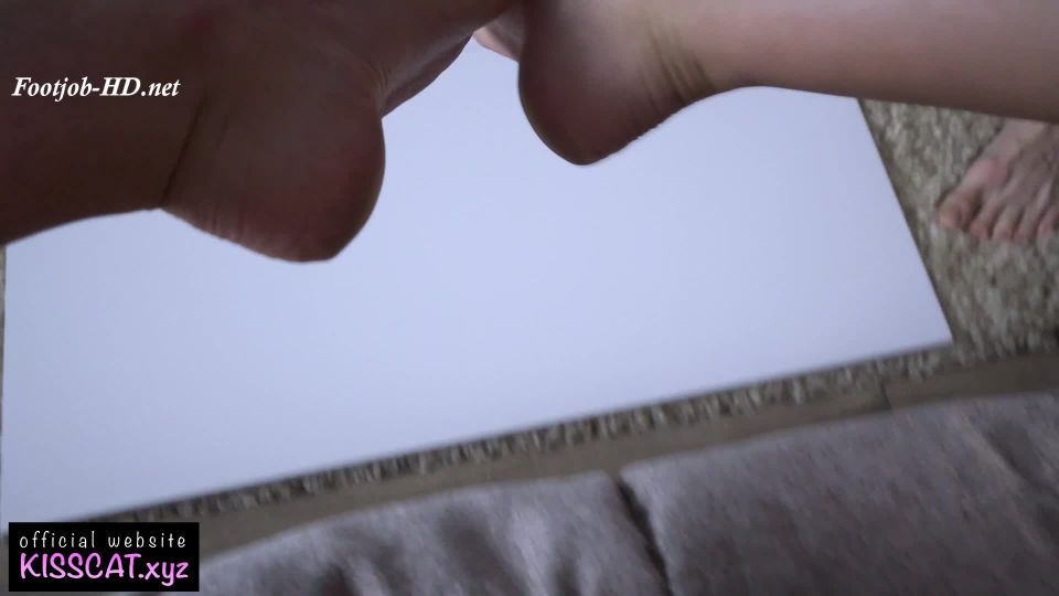 Primer plano piejob / Cum Comiendo en los pies – Kiss_cat(Porno fetiche)