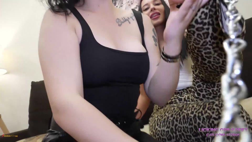 adult xxx video 5 Sirvientas Para Niñas: NELLY y RADA - Mira nuestros hermosos pies y babear perdedor - dominación de pies - pies porno pie fetiche dominatrix