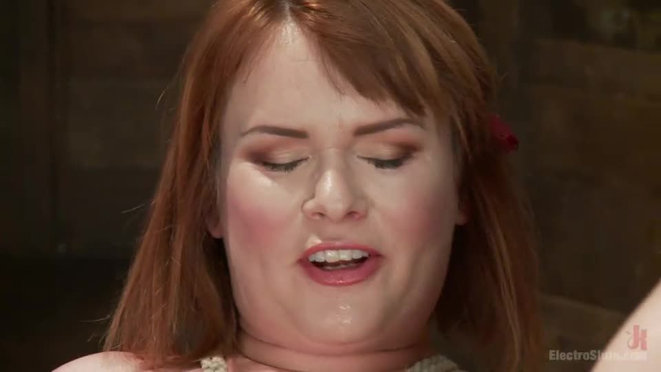 clip 9 ANAL ELECTRO EN VIVO SHOW con Claire Robbins - anal estiramiento - pies porno pantimedia rubia xxx