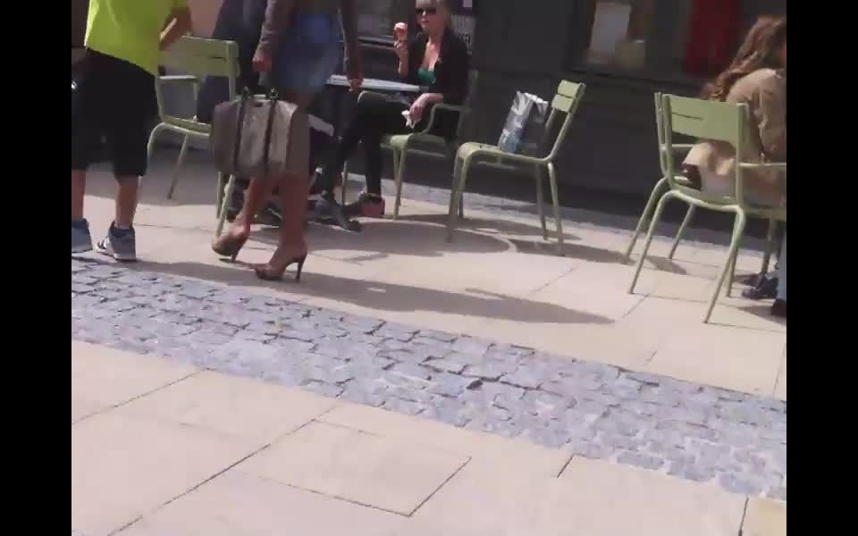 Creepshot of sexy milf s perfect legs voyeur 