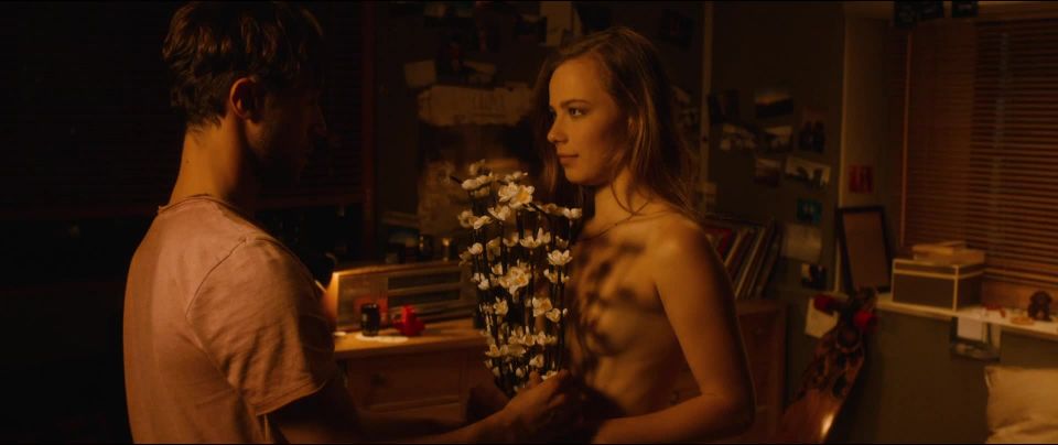 Saskia Rosendahl – Nirgendwo (2016) HD 1080p - (Celebrity porn)