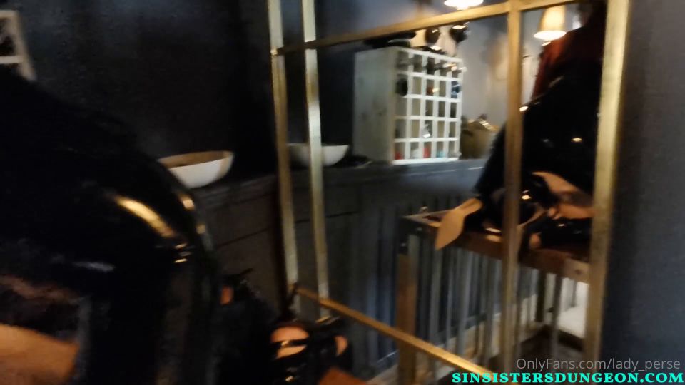 [GetFreeDays.com] Facesitting on My Favorite Latex Slave With Melisande Sin latex slave porn