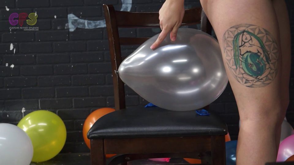 Custom Fetish - Sage s 50 Balloon Sit to Pop Cam2 - Fetish