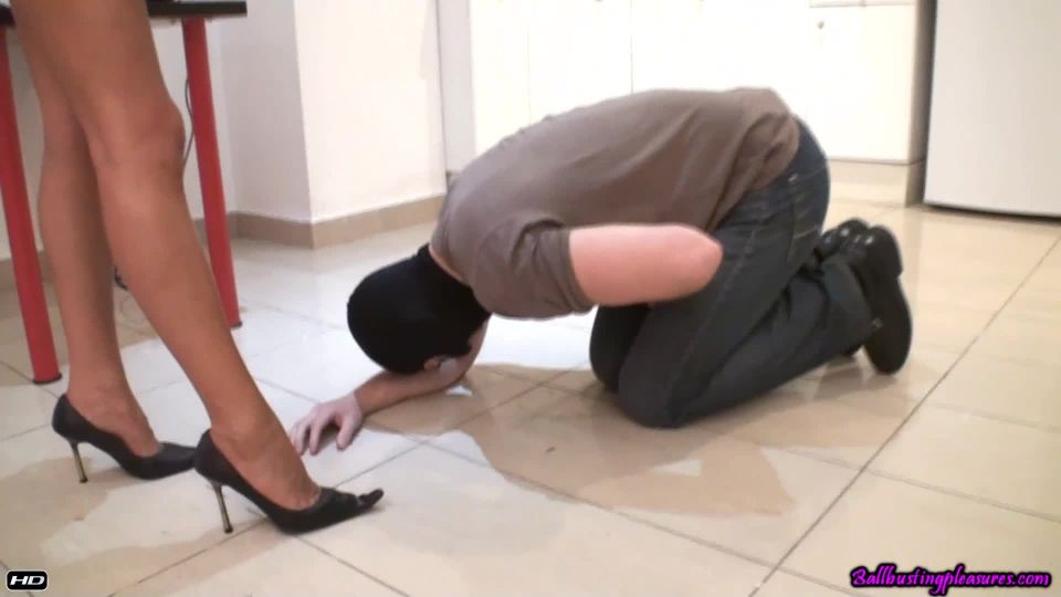 online video 34 Placeres de Pelota - Soraya - Trabajo Terminado, femdom bondage paja en femdom porno