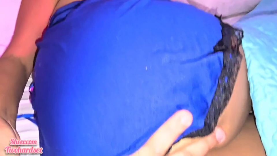 rosibelroxi - My stepmother and I are having sex since my father went out for a while.