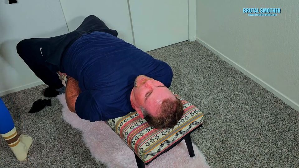 Brutal cara sentada y femdom panty amordazado cara sentado N Grind (BDSM porno)