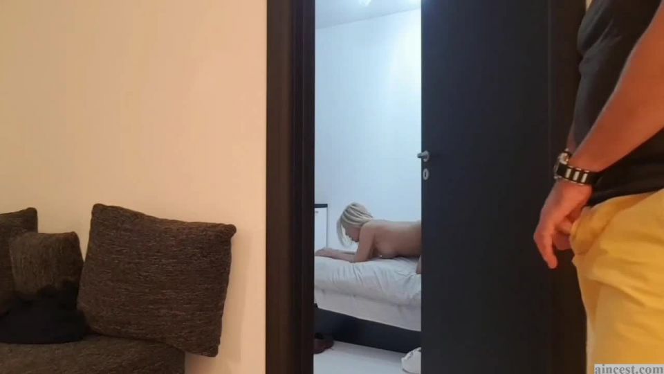 My Son see how dad fuck Me and he received Stepmom's ass to cum - lolyamateur HD mp4 - Teen