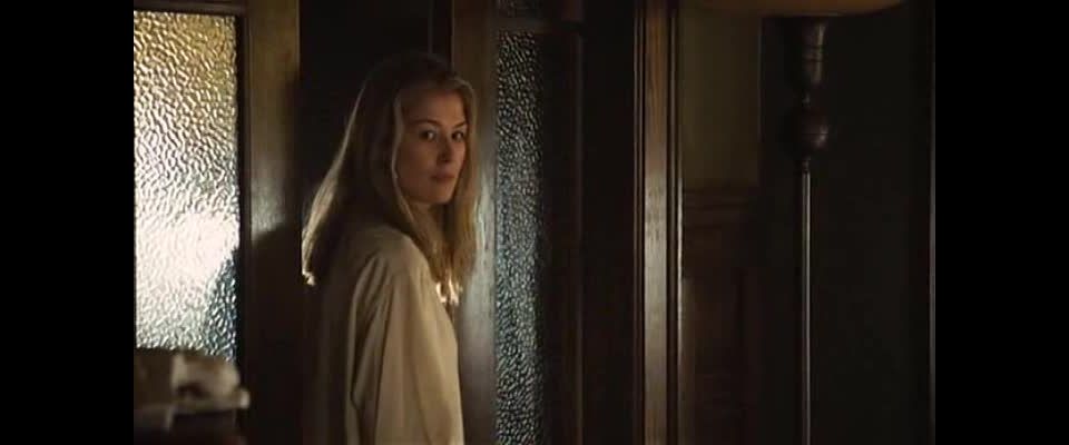 Rosamund Pike, Ayelet Zurer – Piezas fugaces (2007)!!!