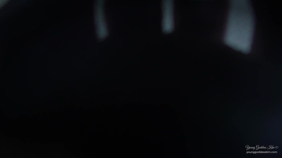 video en línea 6 fetiche de la esposa caliente fumar  Diosa joven Kim - El zapato vivo  látex