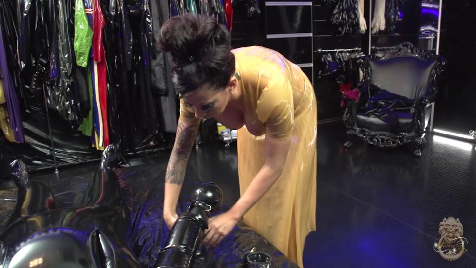 Ein traum in latex 01 (pos 141106) - dominación