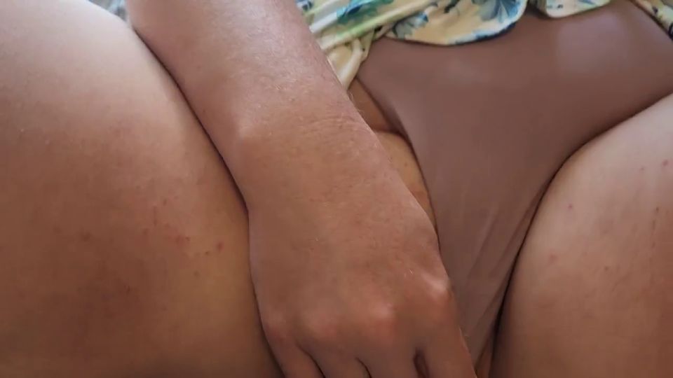 Lndsy86 - masturbating in bed with my toys, cumming for my fans