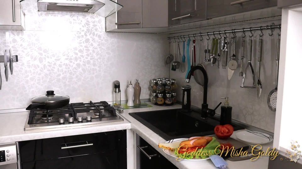 video gratis en línea 39 La Rush Goldy – Vore-Taboo-Fantasy! Stepmom Cocinar y comer sus 2 pasos molestos – Señora Misha Goldy – belleza rusa, fetiche de pelo púbico en la masturbación porno