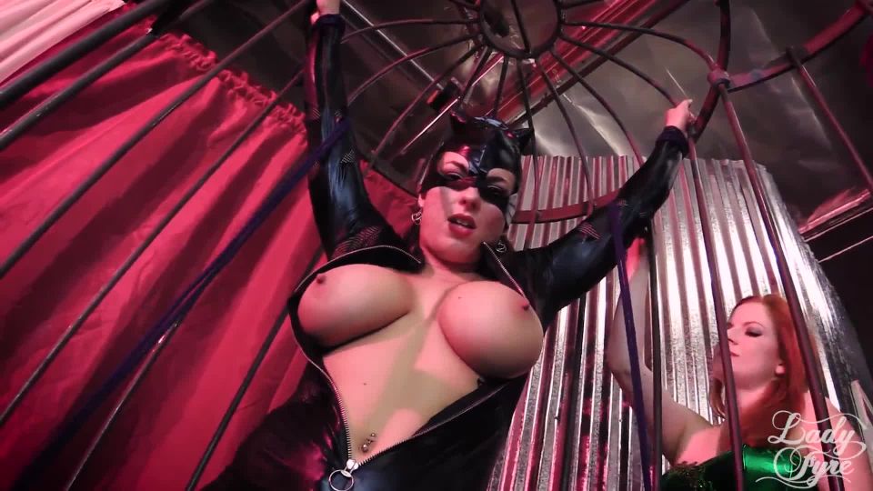 Catwoman's Coercion [Lady Fyre Laz Fyre Mallory Sierra Ta...
