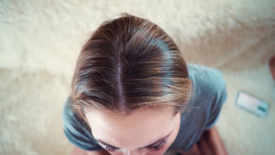 7240 Me follo a mi hermanastra y ella me hace correr dentro de su Mou...