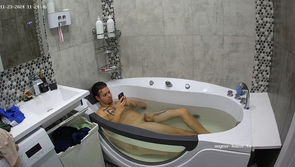 Invitado Guy Baño y Masturbación 23-11-2024 720P - Amateur