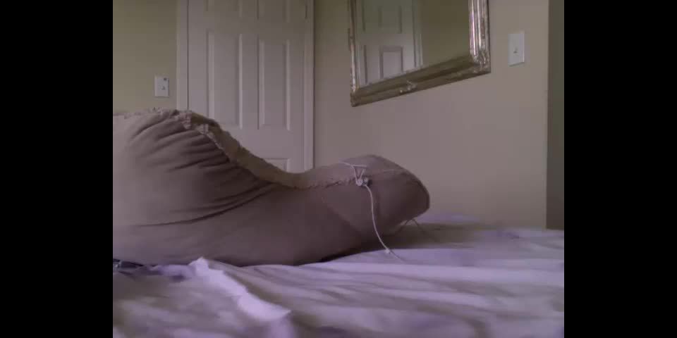 Shemale Webcams Video for April 09, 2019 – 12 Shemale!