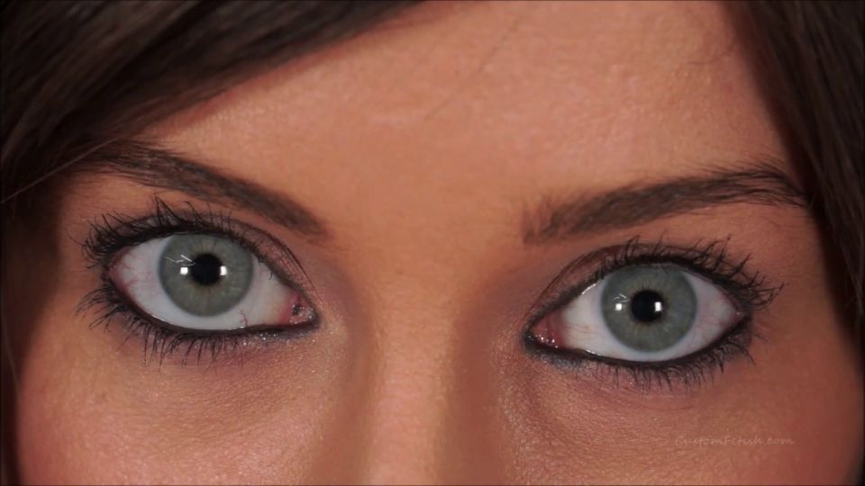 Custom Fetish - Vicki V Has Beautiful Eyes - Fetish