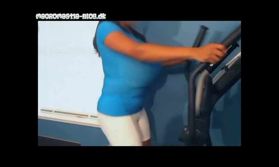 Candid – unknown slim babe with gigantic macromastia - Big boobs