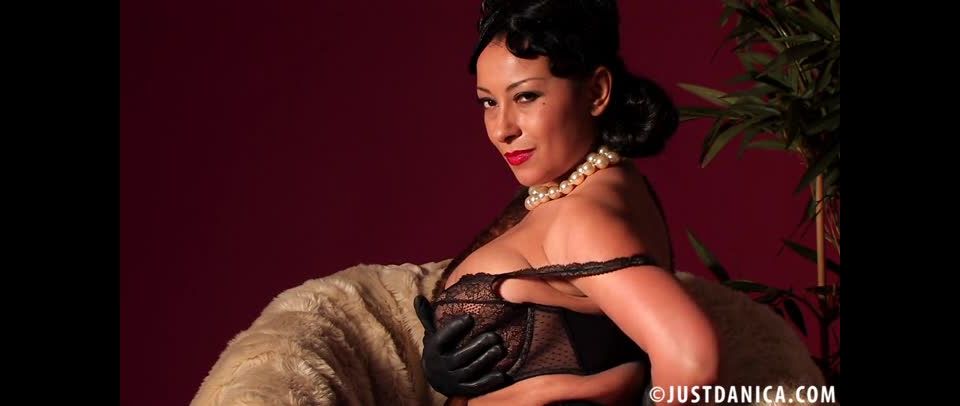 clip 39 Dressed Like A Lady | hat | vintage smelly feet fetish