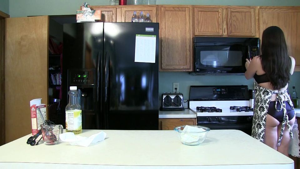 Goddess Alexandra Snow_Cooking With Cum 