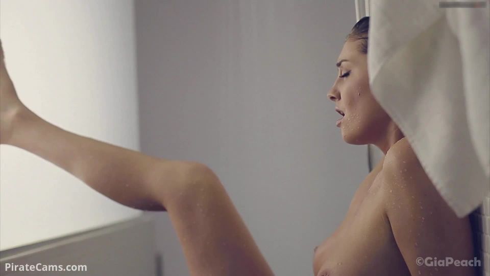 Girl GiaPeach in Shower Voyeur | webcams | webcam 