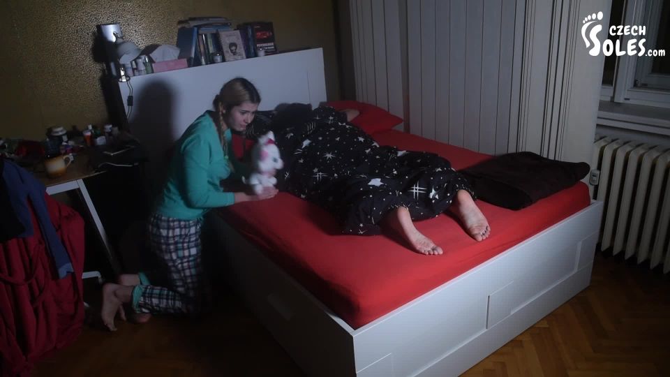 xxx video 8 sarah shevon femdom Czech Soles – Mother and daughter cuddly bare feet in bed, czech on czech porn