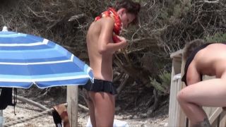 adult video clip 37 AMATEUR NUDE GIRLS IN BEACH - hidden camera - webcam 