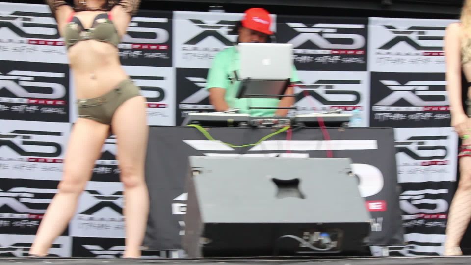 Voyeur Tokyo Auto Salon 2 - 143 m 004,  on voyeur 