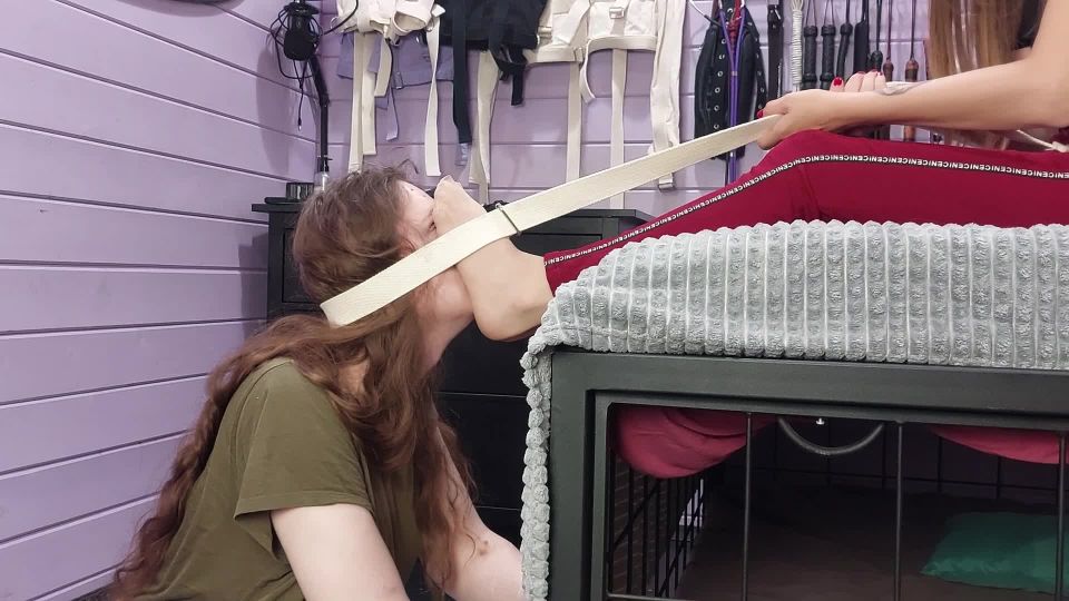 online clip para adultos 17 Dirty Priest - Entrenamiento de la perra del pie con calcetines de nylon apestoso - FullHD 1080p  dominación de pies  femdom porno fetiche auteur