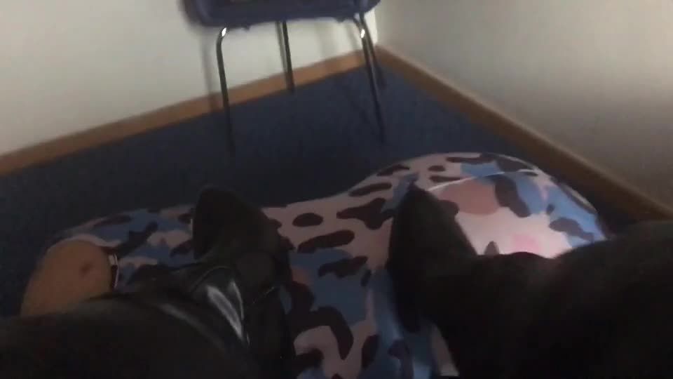 Miss Laura - mistresslaura11 () Mistresslaura - video my human boot rest and heel digging 30-05-2017