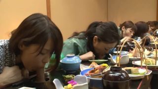 SDDE-365 Reducing Mosaic 客室！御膳！露天！から飛び出る生チ○ポが人気の温泉旅館しゃぶりながらの湯 本館…さらにハメながら！！ - SDDE