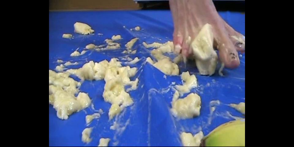 Wifecrazy Banana Feet Hi 