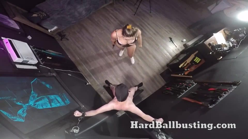 [GetFreeDays.com] Ballbusting I Love Shocking Kicking Balls cei