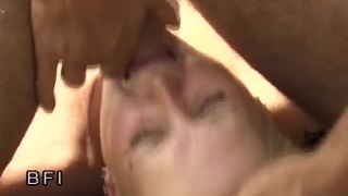 video porno gratis 14 Ella consigue dominado en la acción al aire libre en la hierba  al aire libre  fetiche porno femdom sin madre