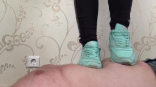 [GetFreeDays.com] Anna - Sneakers Trampling k2s foot fetish