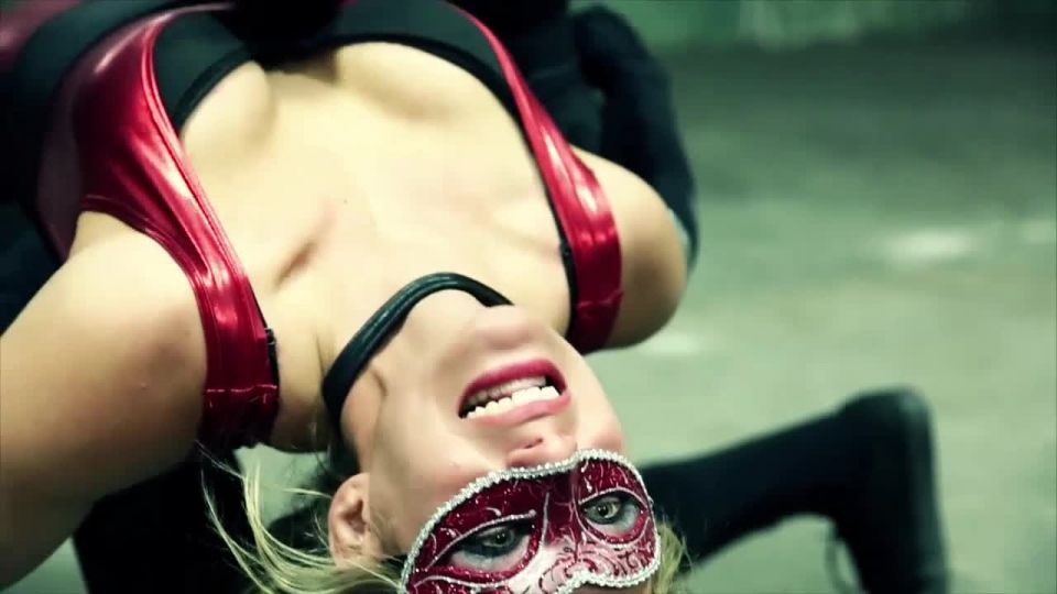 [supermisses.com] Trophy for The Queen