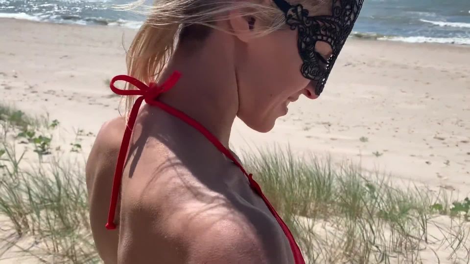 Saliva Bunny in 010 Sex on the Beach. Amateur POV Blowjob in Public Blowjob
