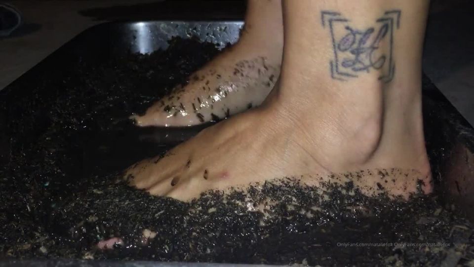 online clip para adultos 4 nataliefox 02-08-2019-48264034-Muddy Feet... Me encanta este color en mis dedos del pie fetiche  fetiche porno angelina valentine femdom