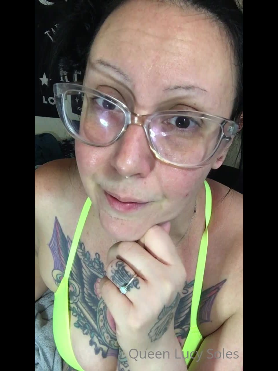 Mystikal Mami 22062020454902050 Clean These Fucking Feet You Loser Humiliation - [Webcam]