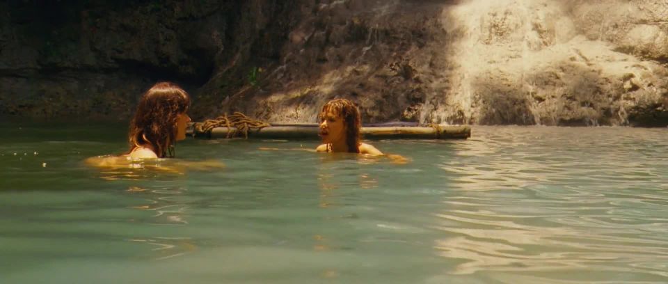 Milla Jovovich, Kiele Sanchez, Marley Shelton - Una escapada perfecta (2009) HD 1080p - (Porno de Celebridad)