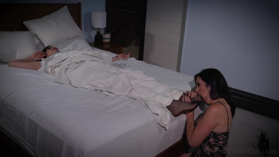 online xxx clip 17 Pie Roll Up en femdom porno porno viejo hombre y adolescentes bdsm