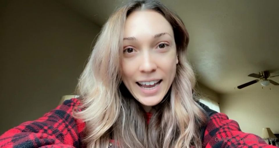 Lily LaBeau () Lilylabeau - anuncio trabajando muy duro esta semana para conseguir que las cosas vayan 02-03-2022