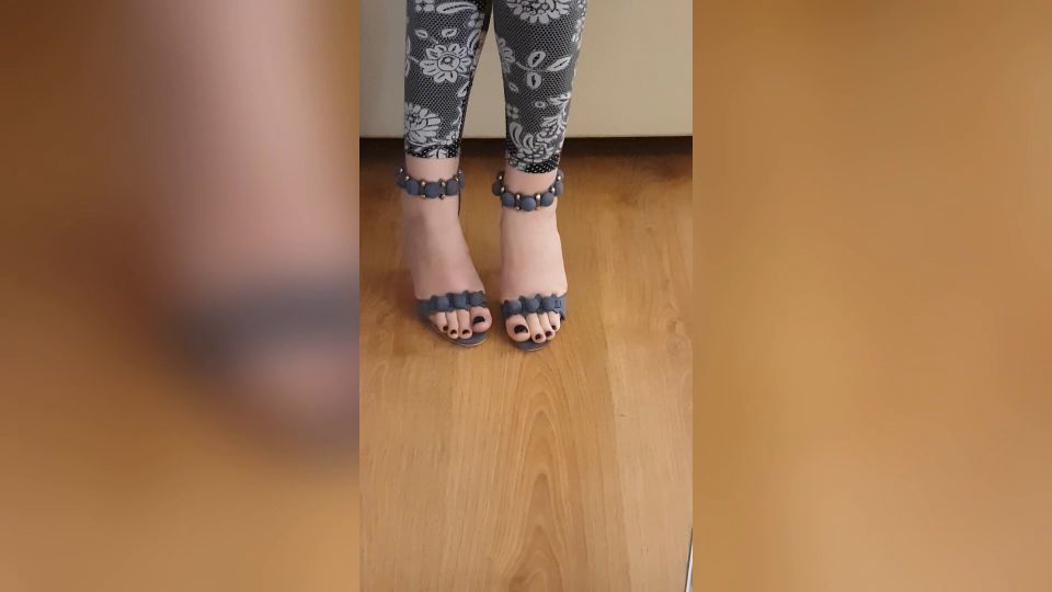 Tonnia - Try On Open Toes Heels amp Sandals Free SFW Feet and Toenails