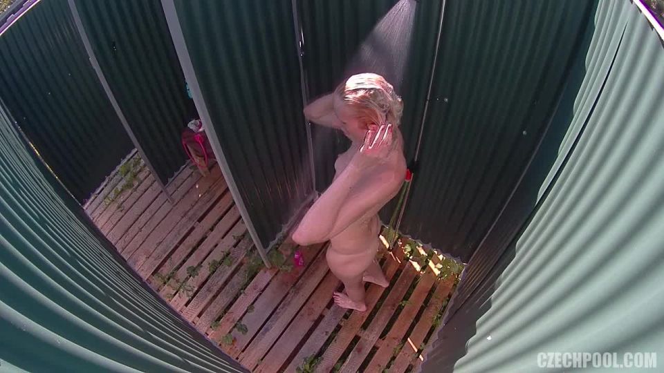 Shower bathroom 1137