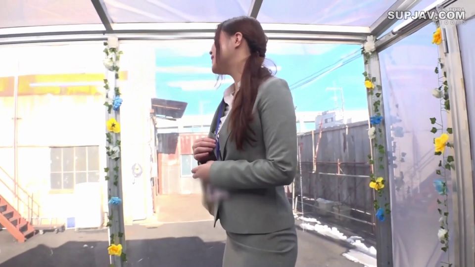 Reducing Mosaic DVMM-118 顔出しMM号 黒パンスト限定 ザ・マジックミラー デカ尻OLが初めての牛乳エネマ体験！アナルに大量ミルクを注入されたエリートOLは我慢できずに着衣のまま公開お漏らし噴射イキ！