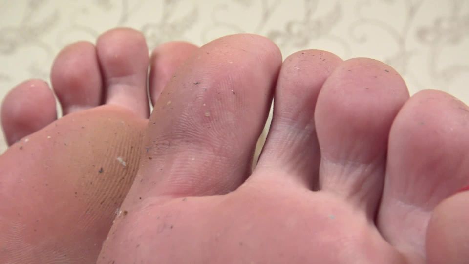 [GetFreeDays.com] Bonnie - Young Sadistic Giantess POV feet