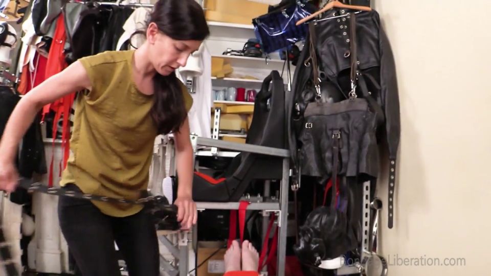 BondageLiberationEliseGravesSqueeze An Orange - Patrick And Elise Graves