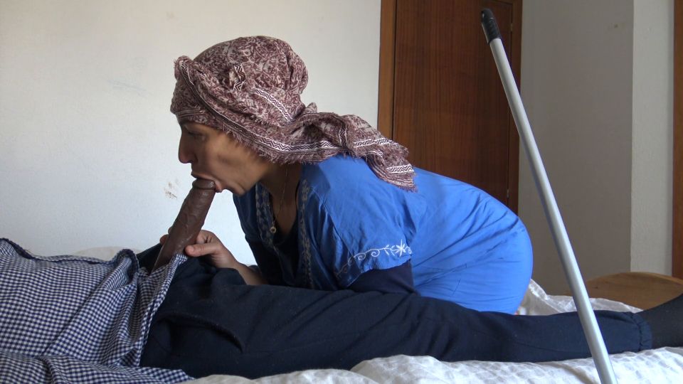 6296 Esta mujer musulmana está sorprendida Yo saco mi gran co...